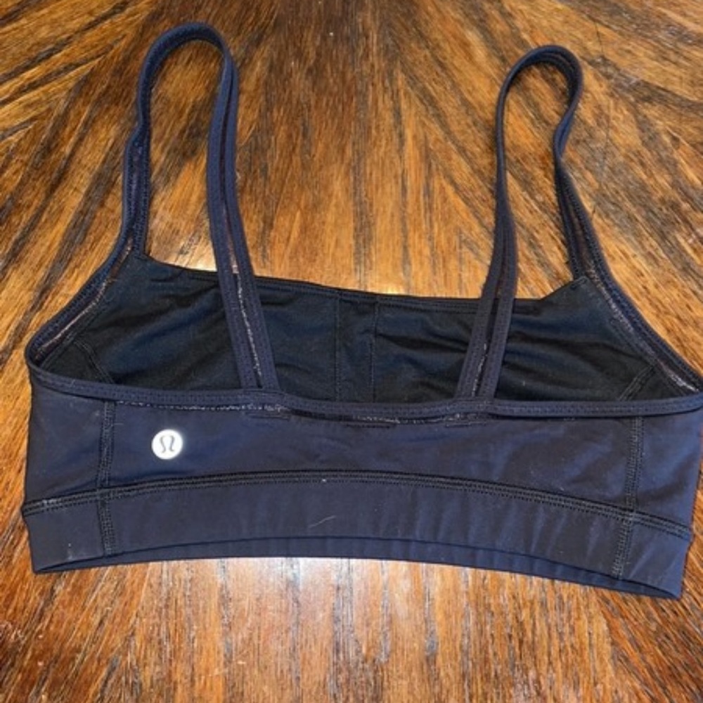 Size 6 Lululemon black sports bra